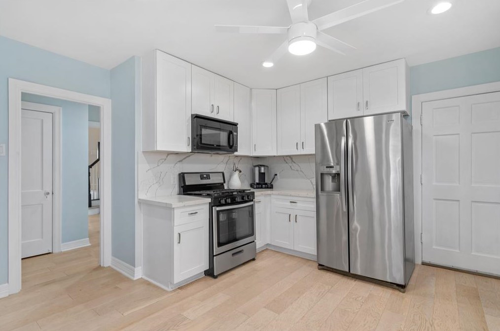 2431 Addison Rd, Houston TX  77030-1811 exterior