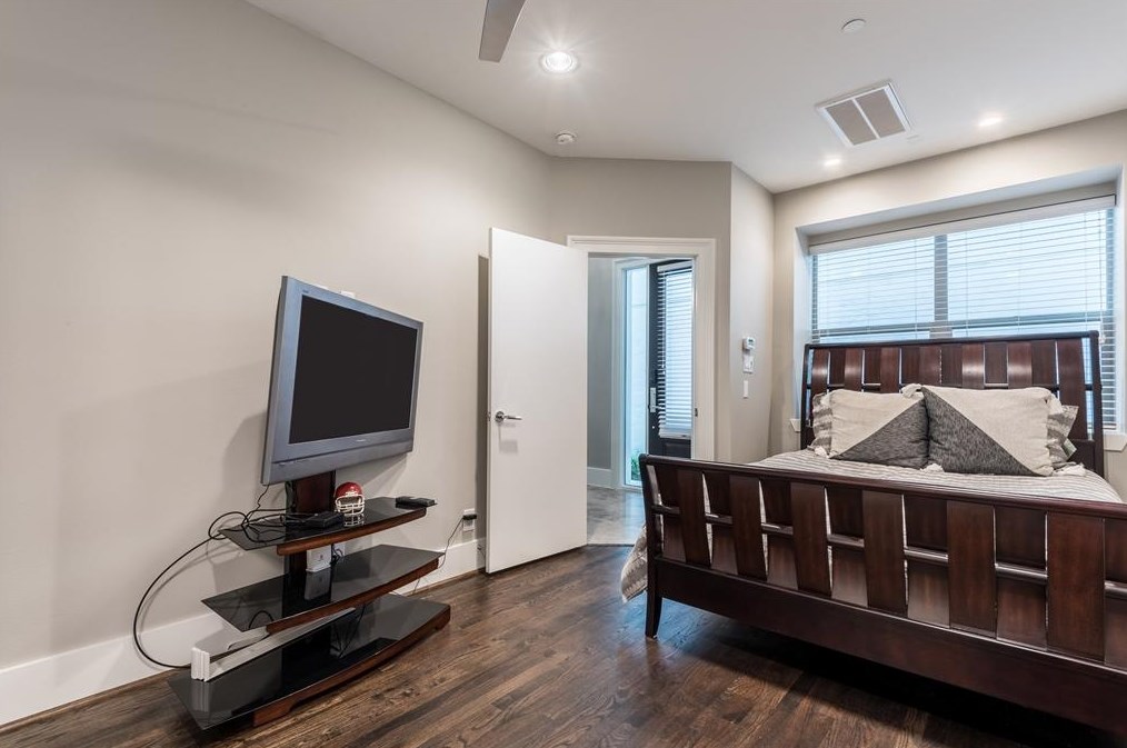 507 Bomar St, Houston TX  77006-1406 exterior