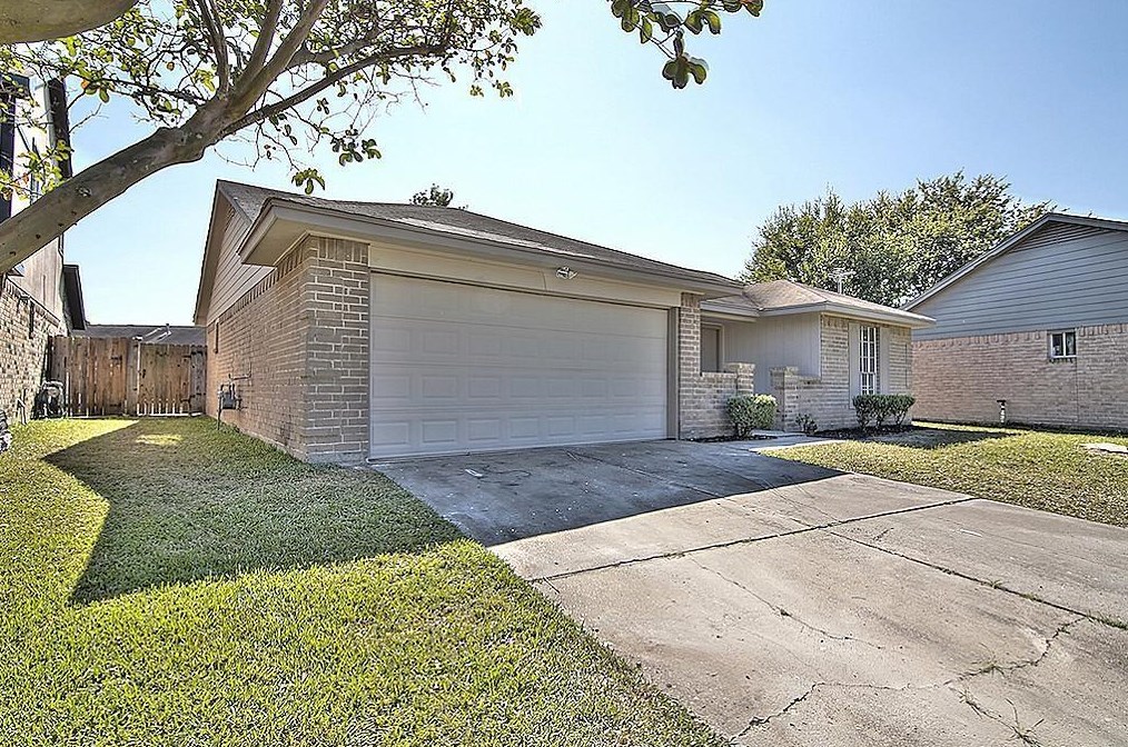 15346 Peachmeadow Ln, Channelview, TX 77530