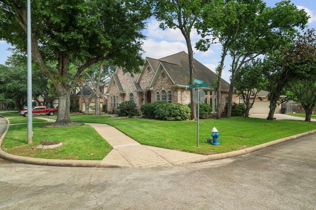 13702 Sandpebble Chase, Houston, TX 77077-1515