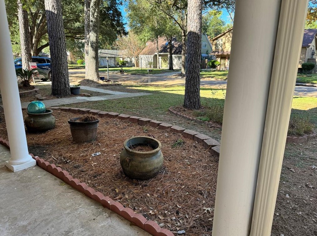 19535 Enchanted Oaks Dr, Spring TX  77388-6110 exterior