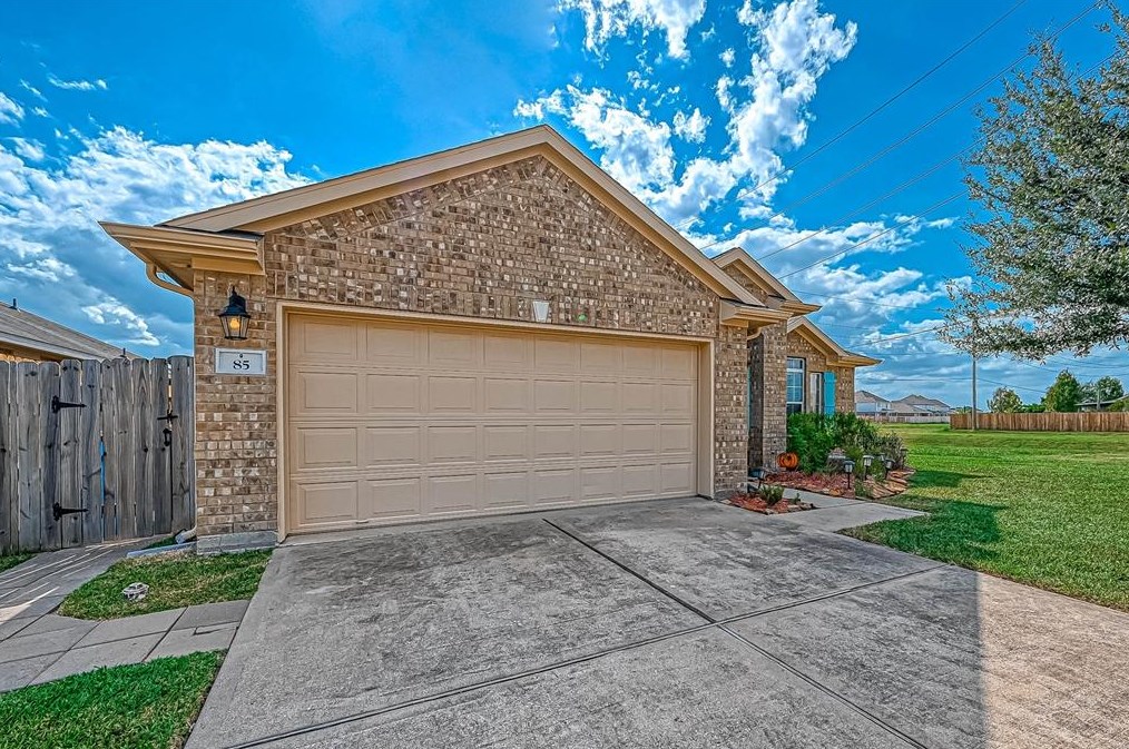 85 Rodeo Dr, Manvel, TX 77578-4975