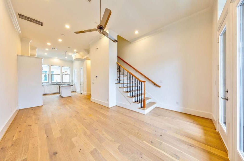715 Bringhurst St, Houston TX  77020-8608 exterior