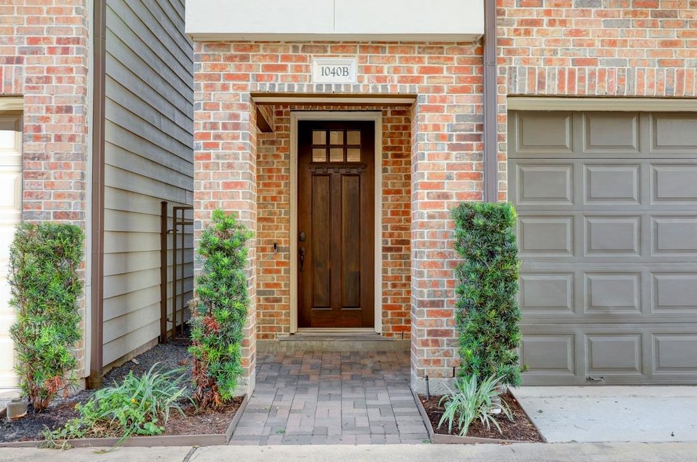 1040 W 26th St #b, Houston, TX 77008