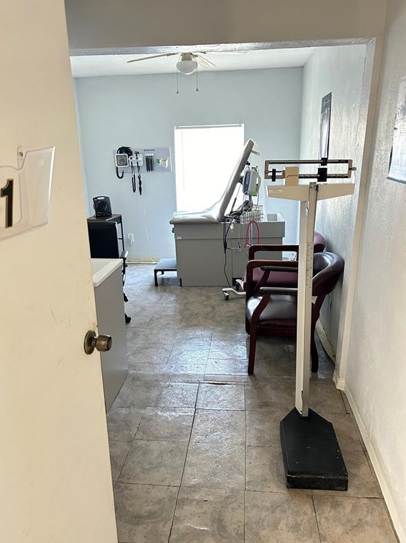 849 Victory Dr, Houston TX  77088-6045 exterior