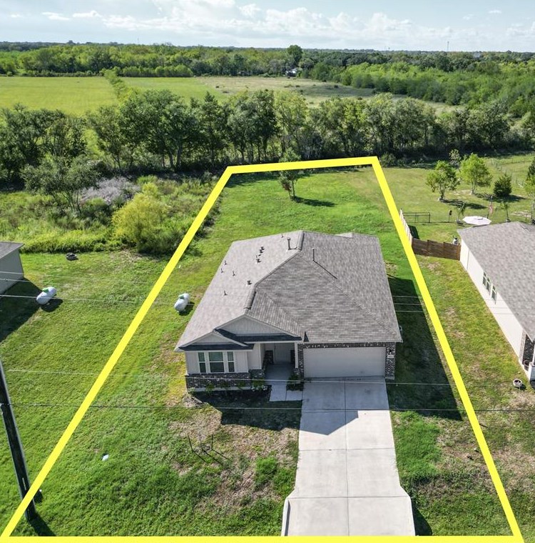 6502 Blimp Base Blvd, Hitchcock, TX 77563