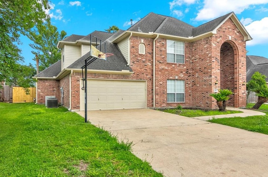 3805 Champions Dr, Beaumont, TX 77707