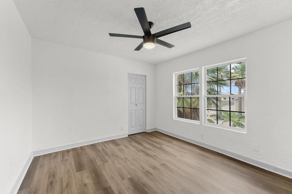 2202 67 St, Galveston TX 77551-1583 exterior