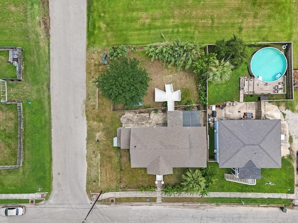 2202 67 St, Galveston TX 77551-1583 exterior