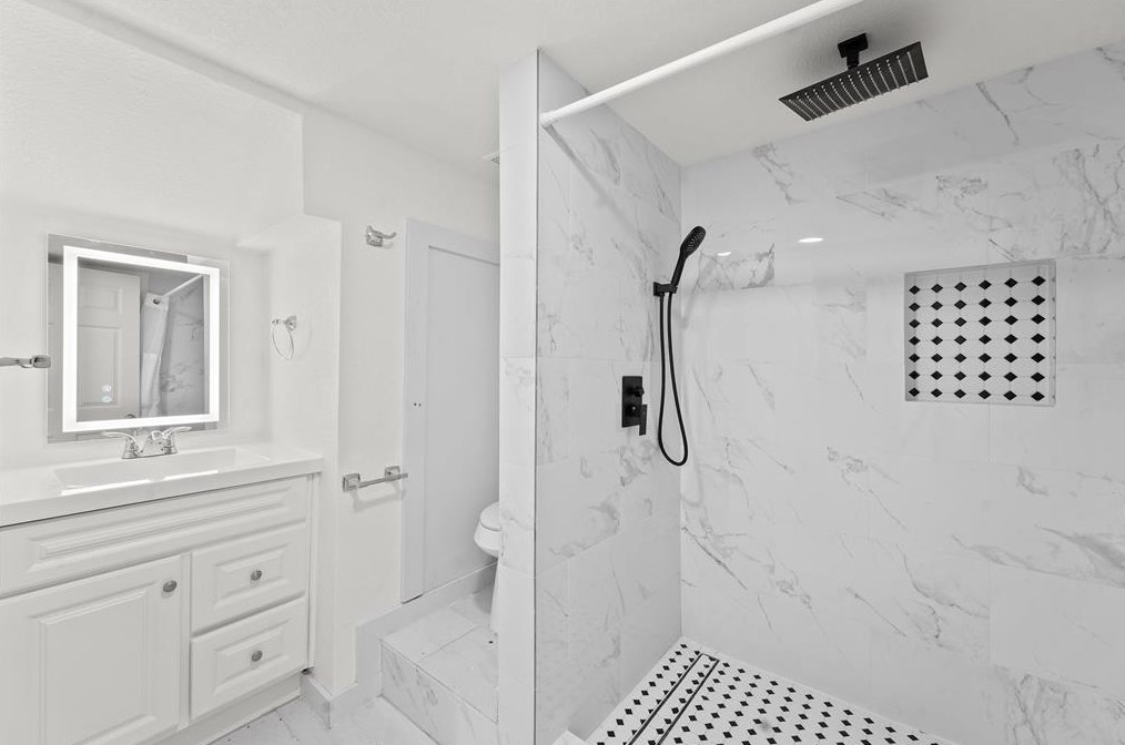 2202 67 St, Galveston TX 77551-1583 exterior