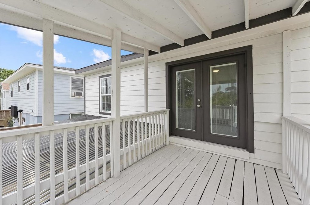 2202 67 St, Galveston TX 77551-1583 exterior