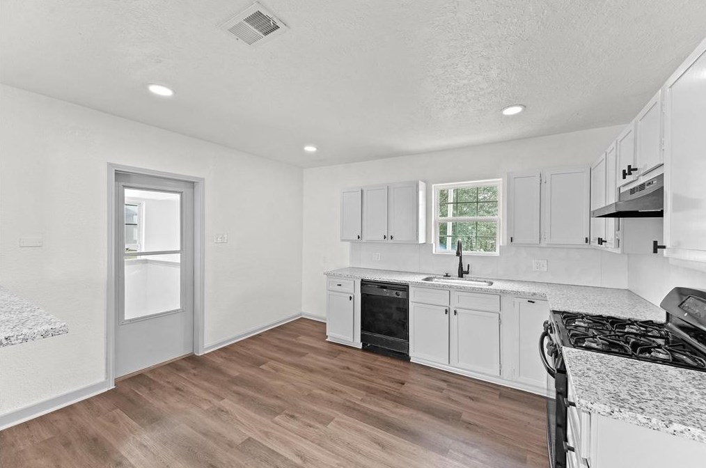 2202 67 St, Galveston TX 77551-1583 exterior