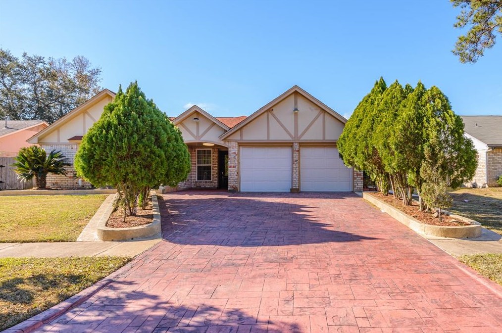 10606 Sageyork Dr, Houston, TX 77089