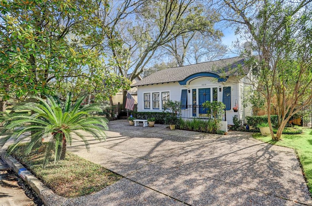 1619 Vassar St, Houston TX  77006-6035 exterior