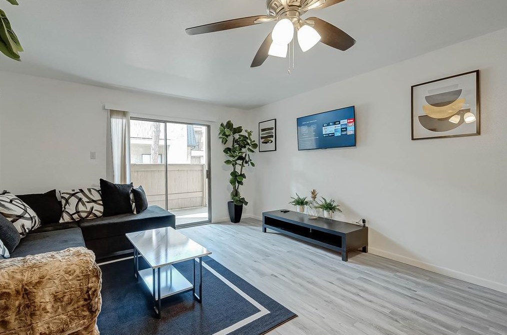 8435 Hearth Dr #22, Houston, TX 77054