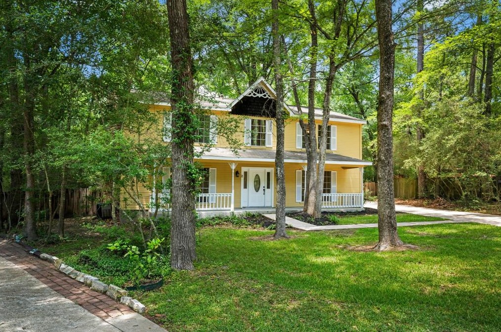 2 Wandering Oak Dr, Spring, TX 77381-2816
