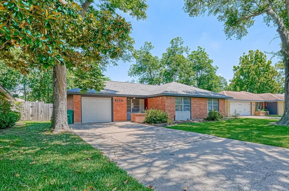 5002 W 43rd St, Houston, TX 77092