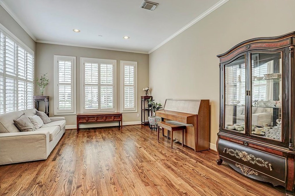 6015 Lake St, Houston TX  77005-3131 exterior