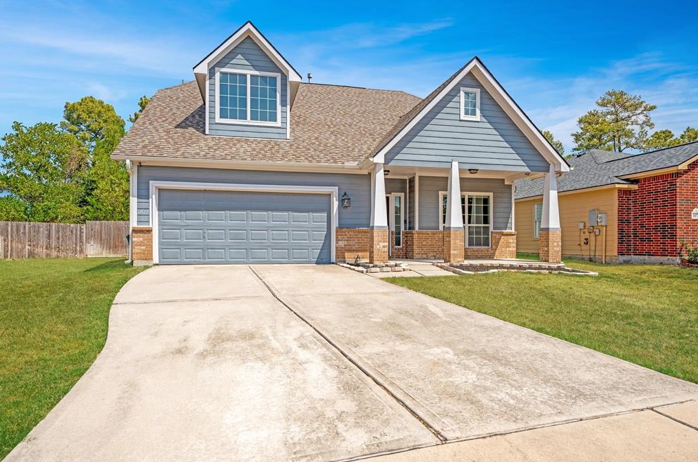 1077 Shadow Glenn Dr, Conroe, TX 77301