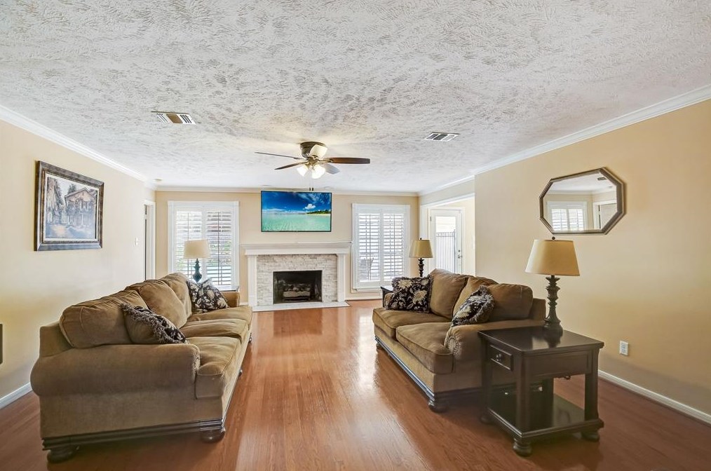 15726 Echo Lodge Dr, Houston TX  77095-2659 exterior