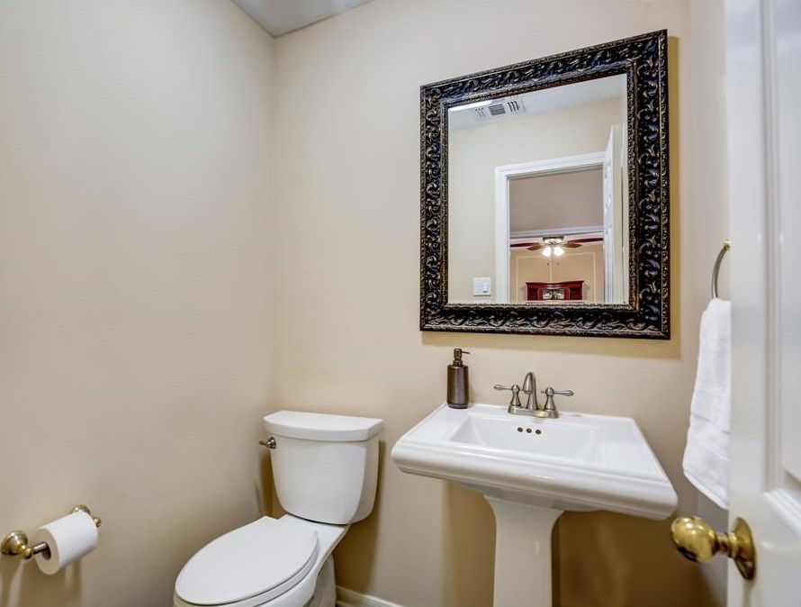 15726 Echo Ldg Dr, Houston TX  77095-2659 exterior