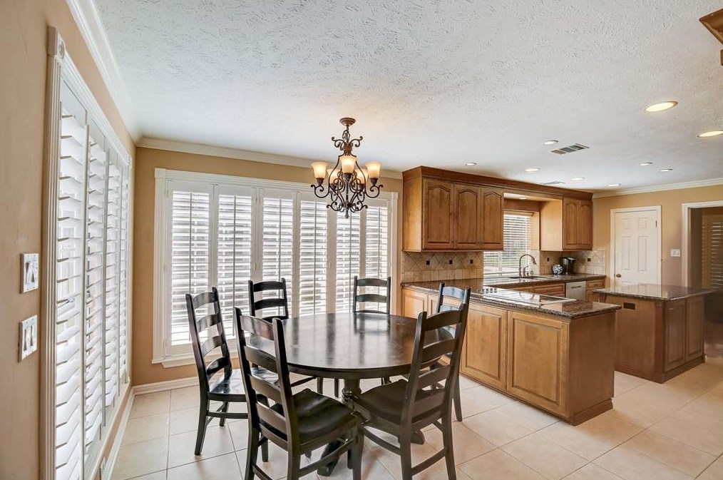 15726 Echo Ldg Dr, Houston TX  77095-2659 exterior