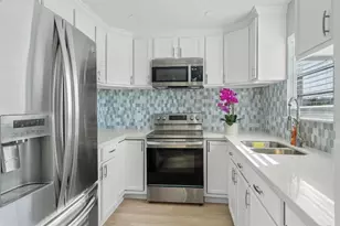 1019 Treaty Dr, Surfside Beach, TX 77541 - Photo 8