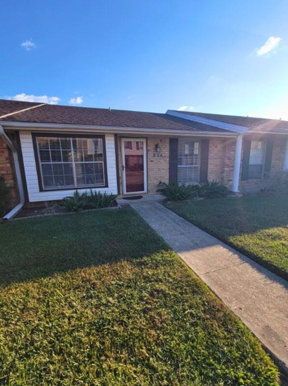 934 Sunmeadow Dr, Beaumont, TX 77706