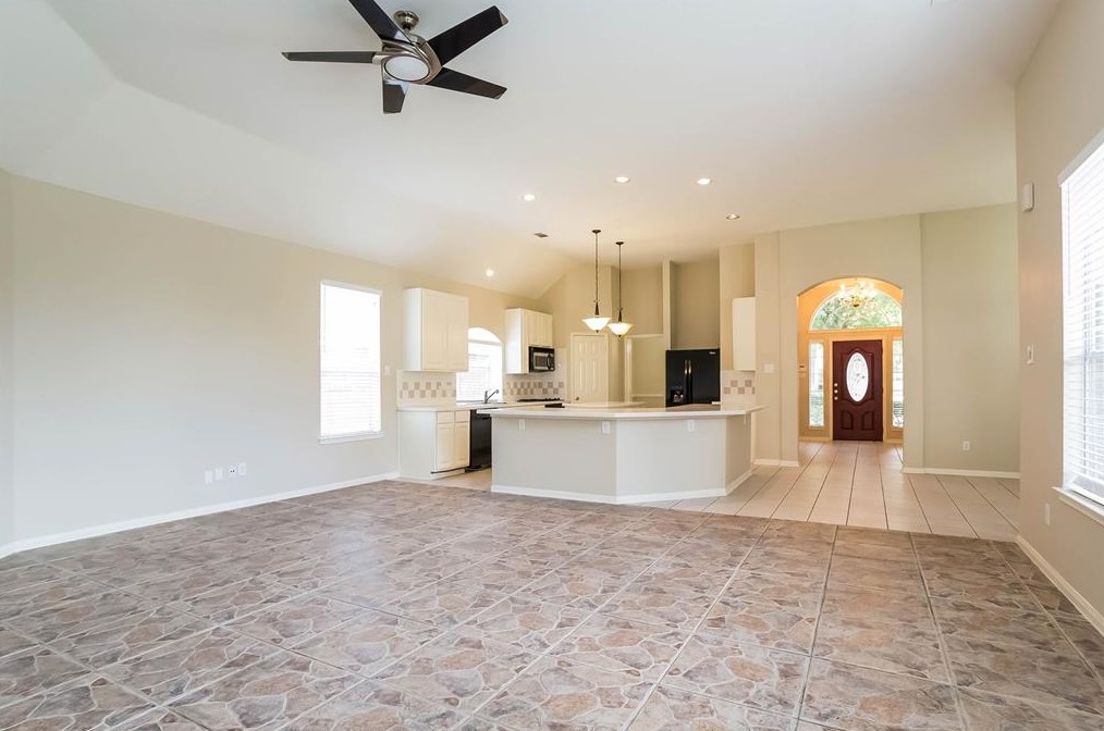 10735 N Belmont Ct, Houston, TX 77065