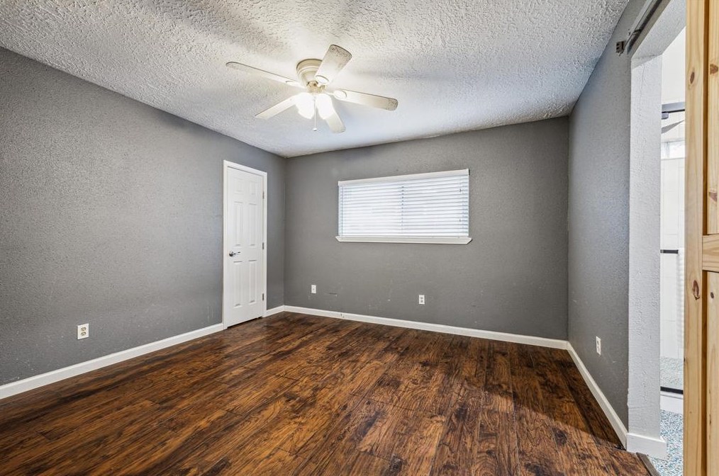 2423 Heritage Bnd Dr, Houston TX  77598-3116 exterior