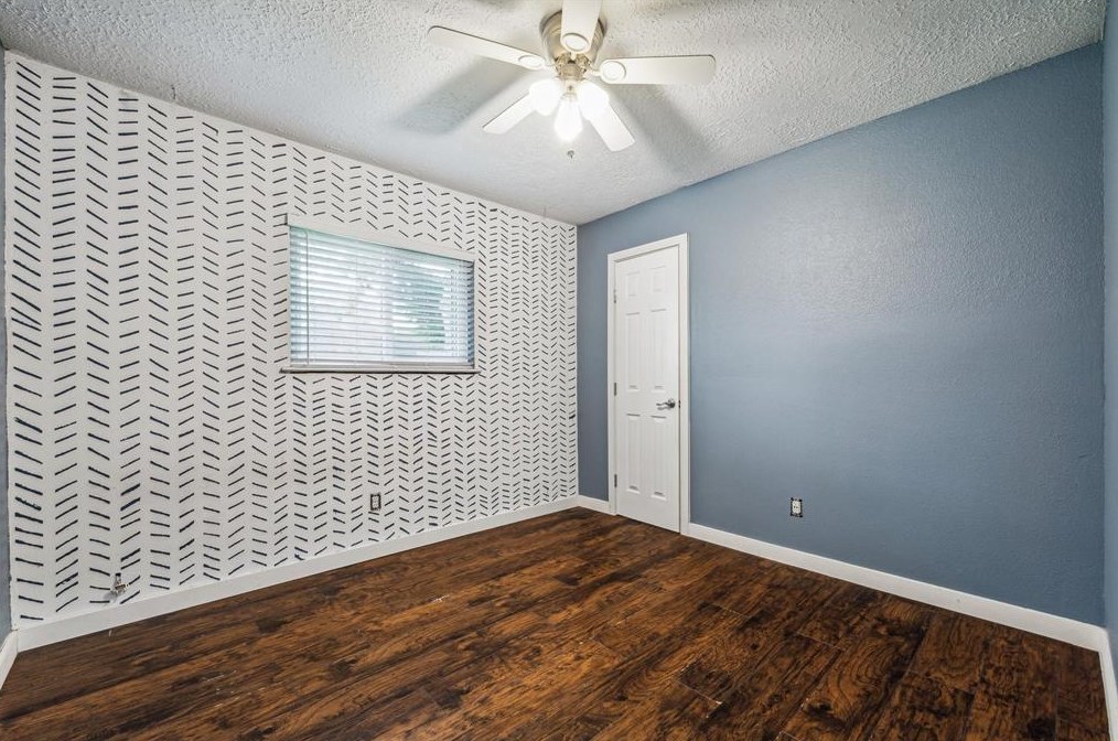 2423 Heritage Bnd Dr, Houston TX  77598-3116 exterior