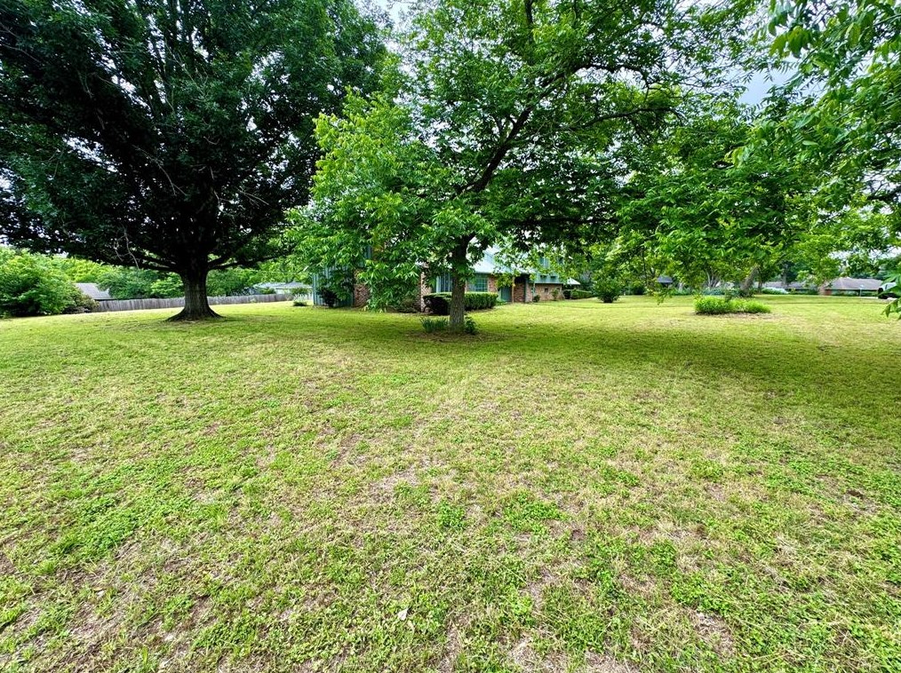 503 Milroy Dr, Brenham, TX 77833