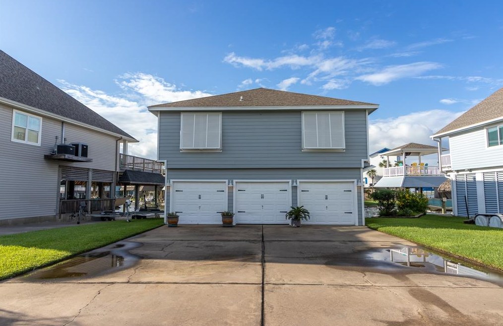 1330 Leilani Dr, Galveston, TX 77554