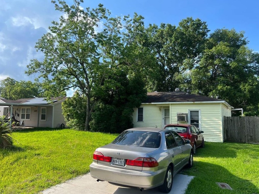 7406 Valeda Dr, Deer Park, TX 77536