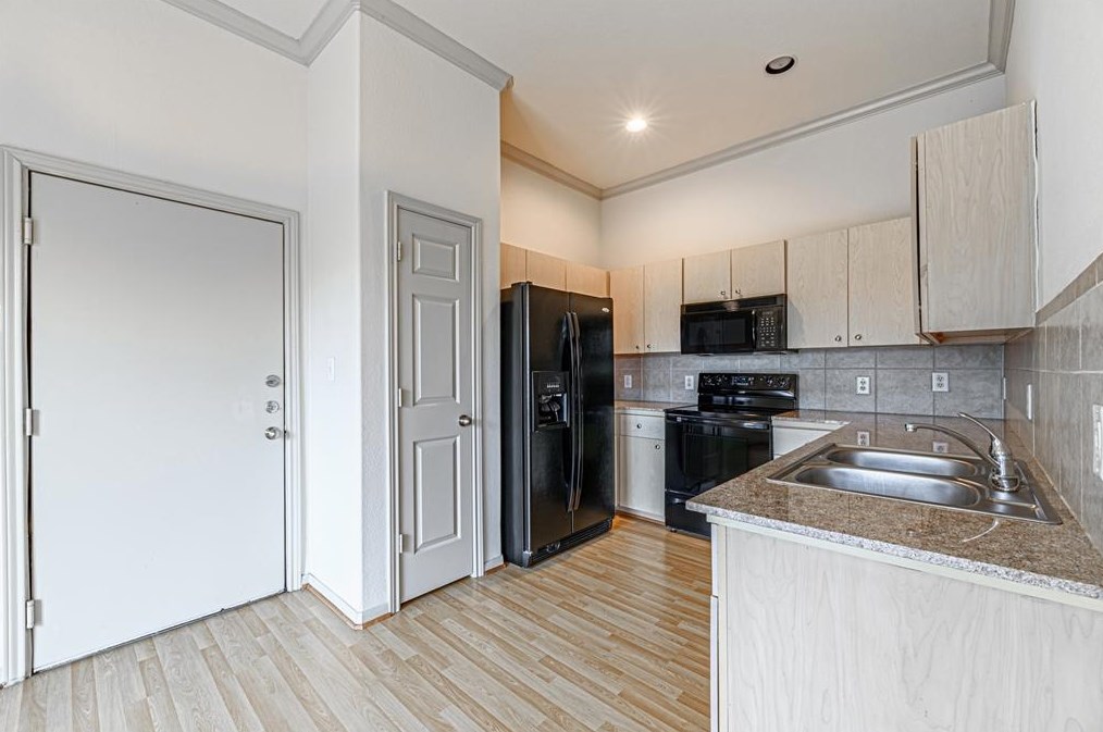 1441 East St #308, Houston, TX 77007