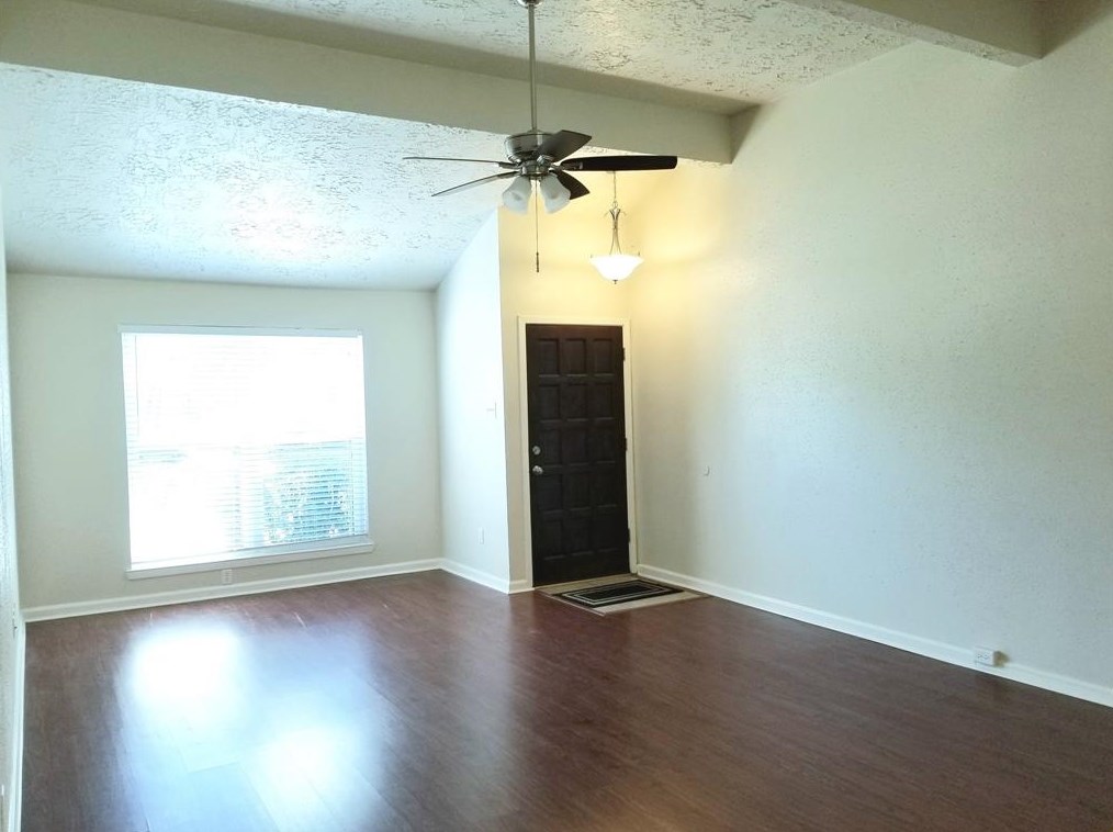 16318 Kensley Dr, Houston, TX 77082