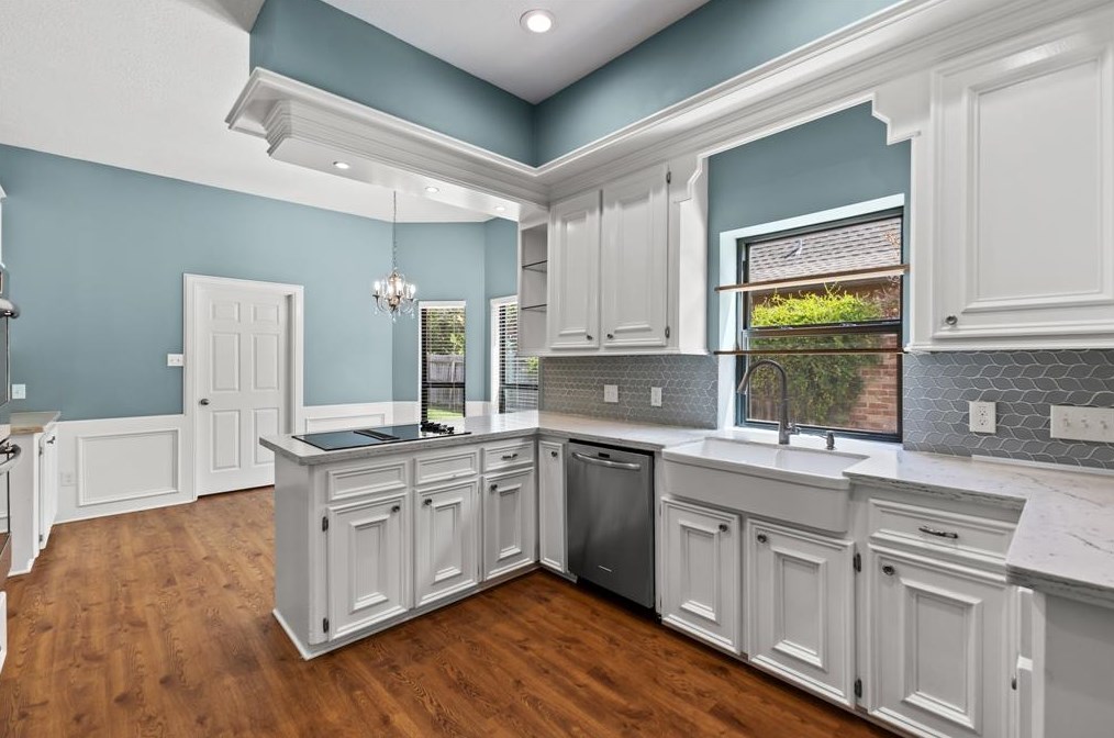 7619 Clb Lk Dr, Houston TX  77095-2645 exterior