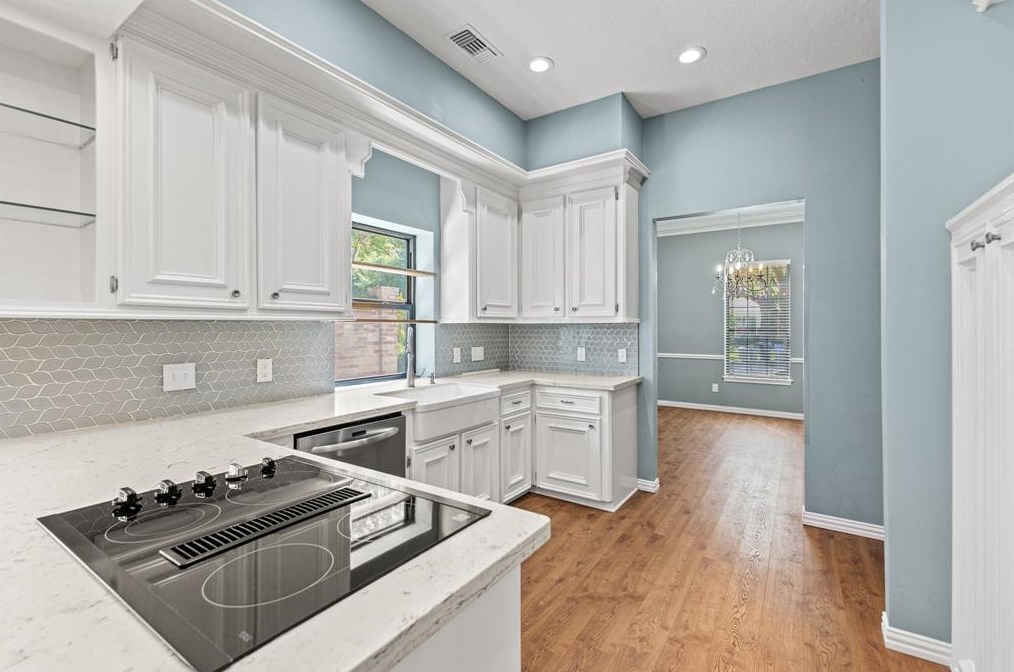 7619 Clb Lk Dr, Houston TX  77095-2645 exterior