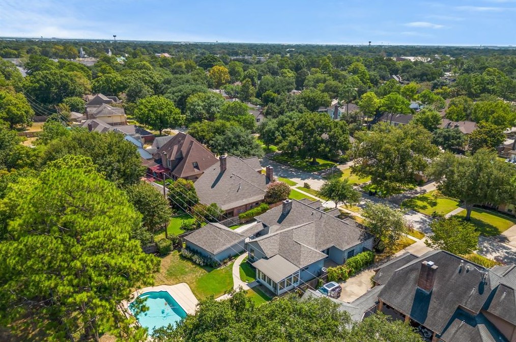 7619 Clb Lk Dr, Houston TX  77095-2645 exterior