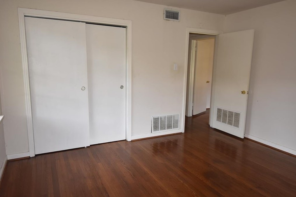9313 Rosstown Way, Houston TX  77080-7415 exterior