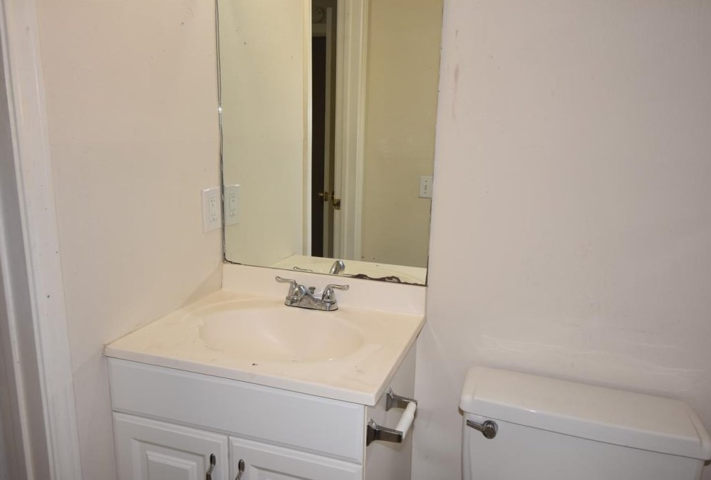 9313 Rosstown Way, Houston TX  77080-7415 exterior
