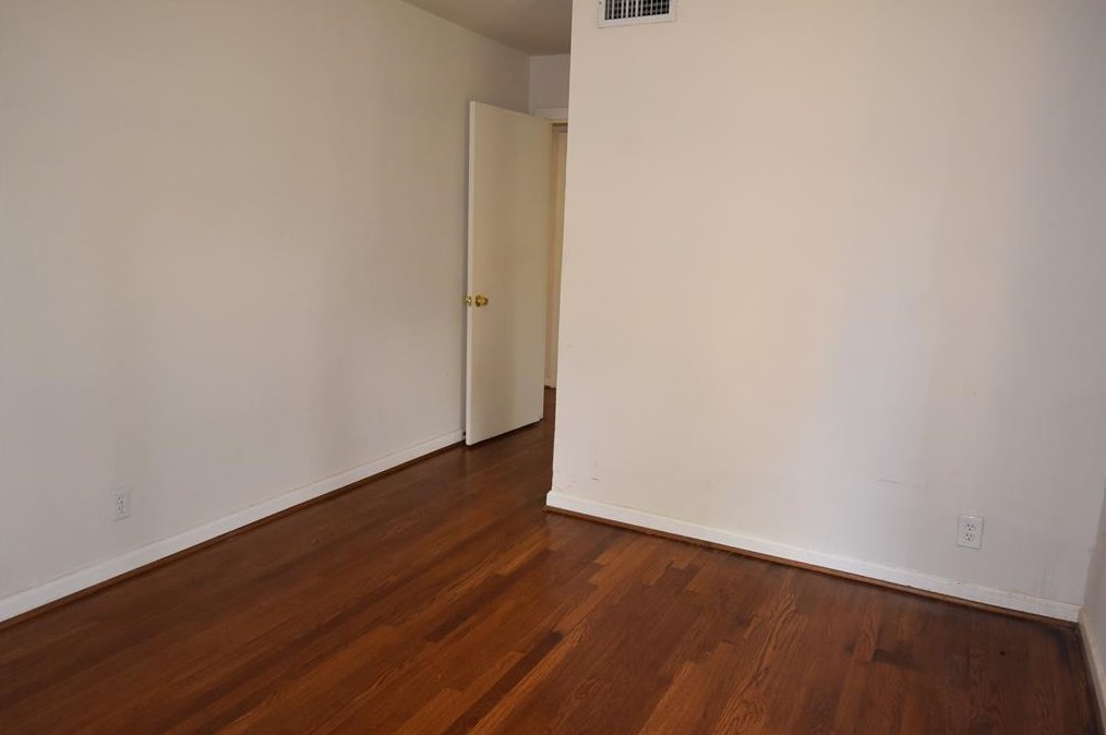 9313 Rosstown Way, Houston TX  77080-7415 exterior