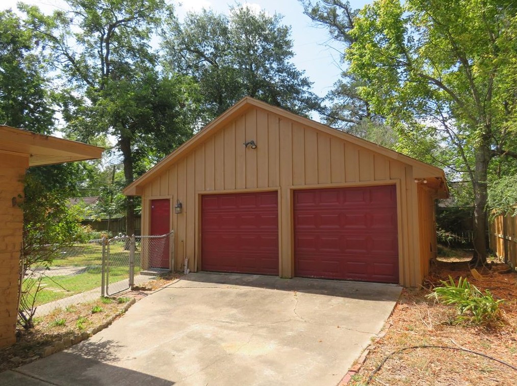 9313 Rosstown Way, Houston TX  77080-7415 exterior