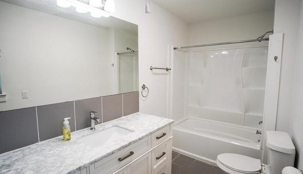 1126 Ryon St, Houston, TX 77009