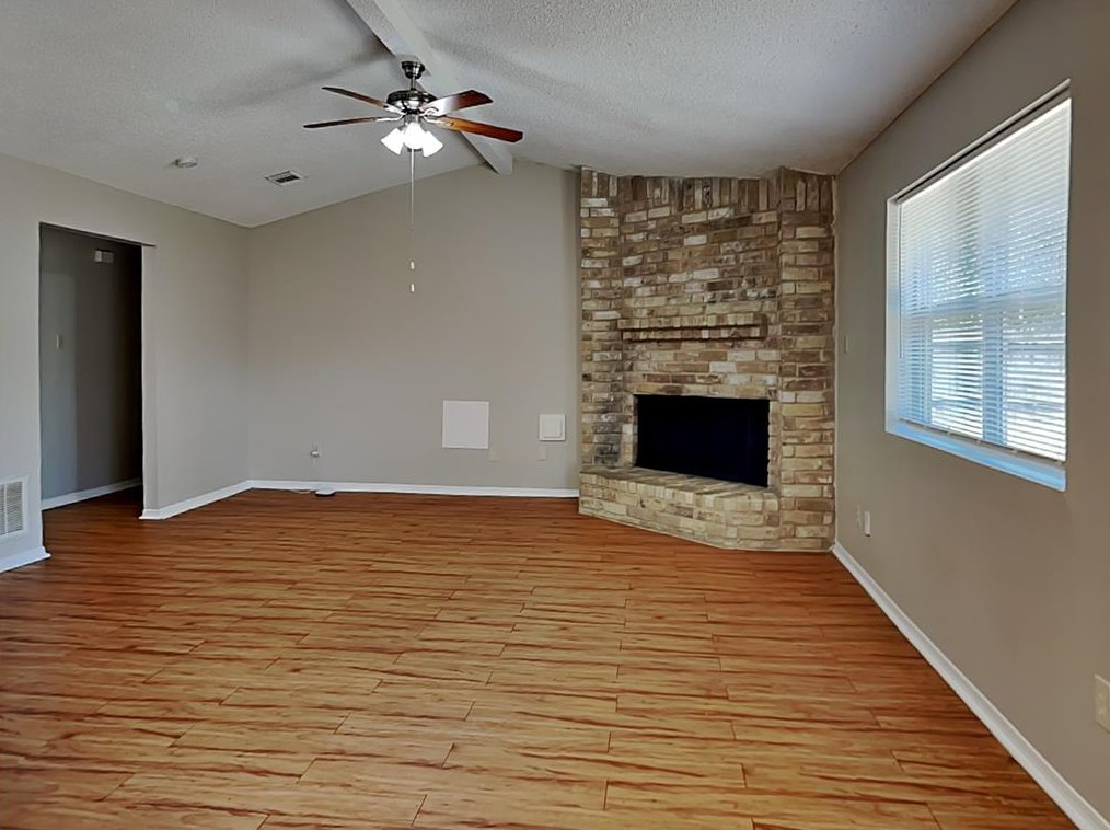 1911 Deaf Smith Dr, Richmond, TX 77406