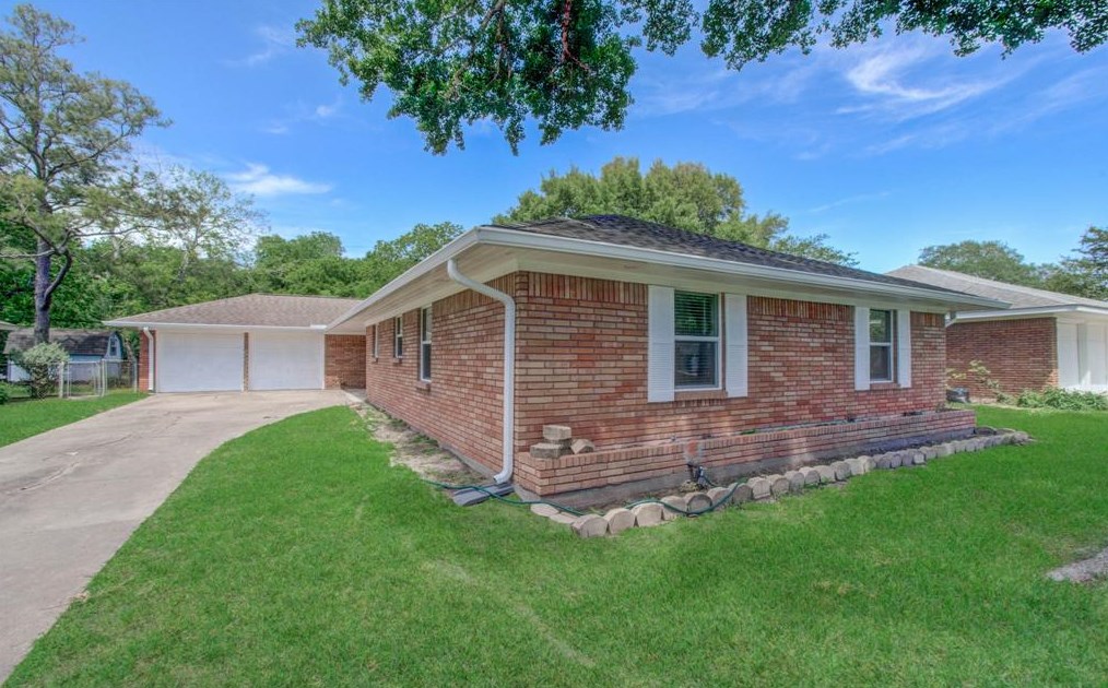 4718 Tonawanda Dr, Houston, TX 77035