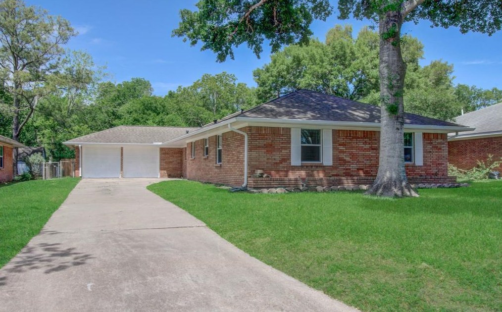 4718 Tonawanda Dr, Houston TX  77035-3720 exterior