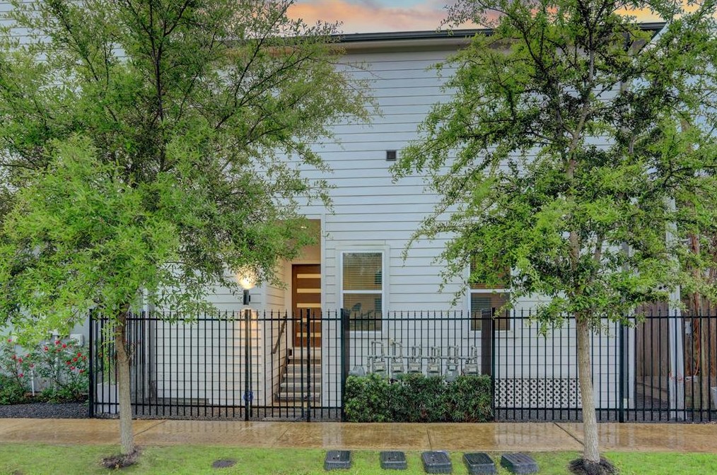 1442 25th St, Houston, TX 77008-1620