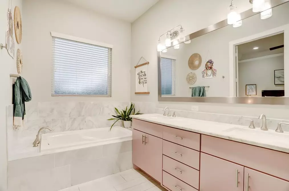 1442 25 St, Houston TX  77008-1620 exterior