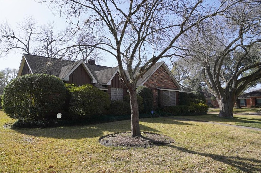 7927 Braesview Ln, Houston, TX 77071-1308